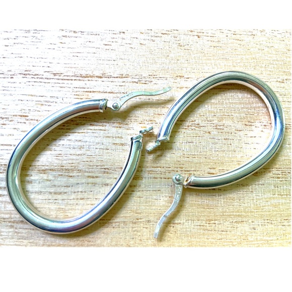Solid 925 Sterling Silver Oval Hoop Earrings - Picture 3 of 4